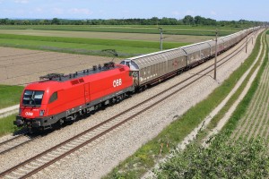 ÖBB 1116 mit Güterzug bei Wampersdorf 05.2016freigegeben via Facebook am 23.05.2016