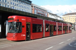 Straßenbahn Innsbruck, Tw 351 beim Hauptbahnhof 